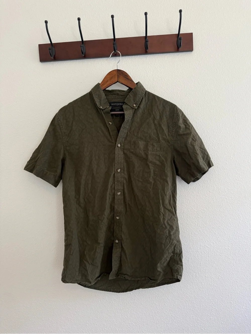 Banana Republic Men's Slim Fit Short Sleeve Button Down Shirt Olive Green Medium